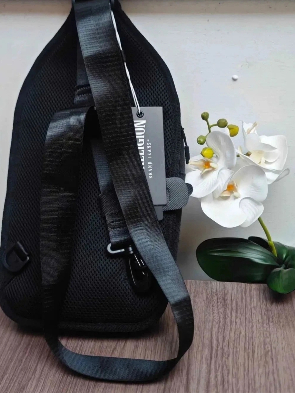True Religion Men's Black Crossbody Sling Bag - Picture 5 of 5
